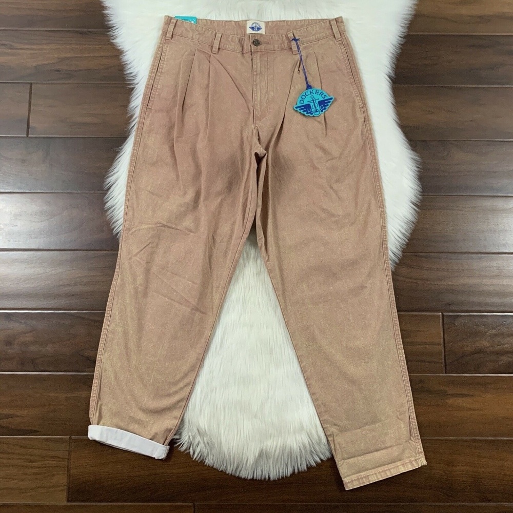 Dockers Urban Outfitters Size 30 Pleated Front Chandler‎ Pant